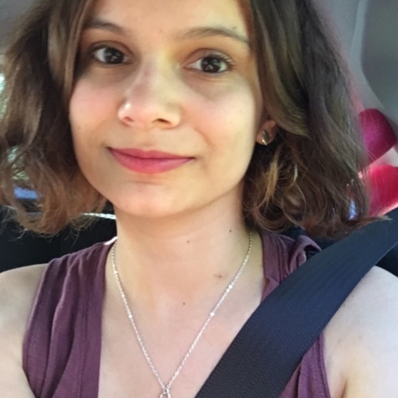 Meet your Posher, Leigh - Picture 2 of 2